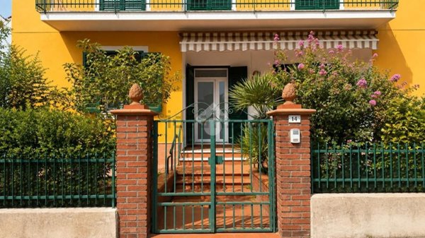 appartamento in vendita a Santo Stefano di Magra in zona Ponzano Magra