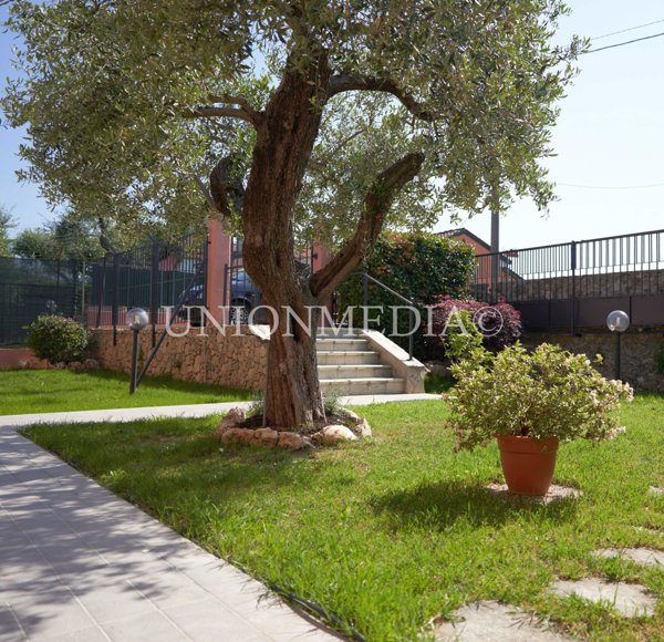 casa indipendente in vendita a Sarzana