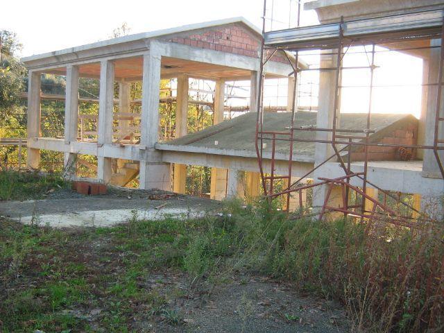 casa indipendente in vendita a Sarzana