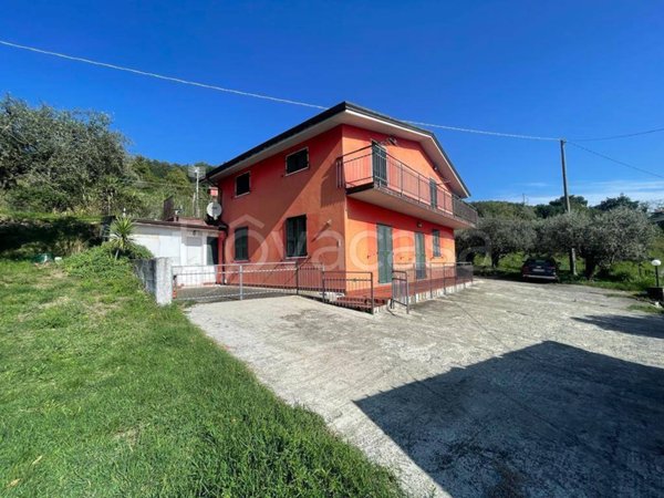 casa indipendente in vendita a Sarzana in zona Falcinello