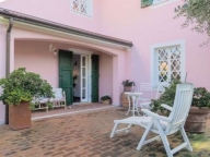 casa indipendente in vendita a Sarzana