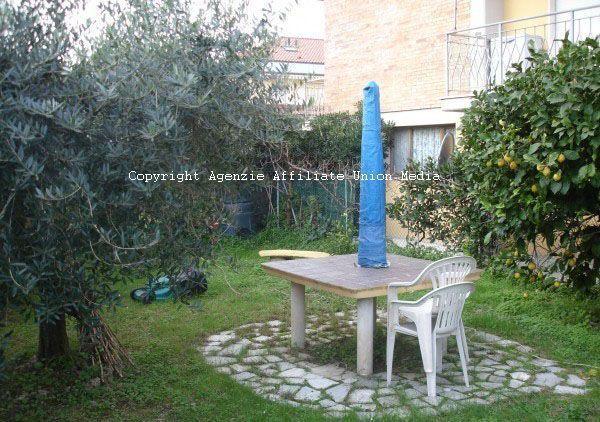 appartamento in vendita a Sarzana in zona Marinella di Sarzana