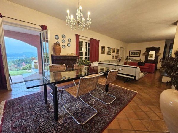 casa indipendente in vendita a Sarzana in zona Falcinello