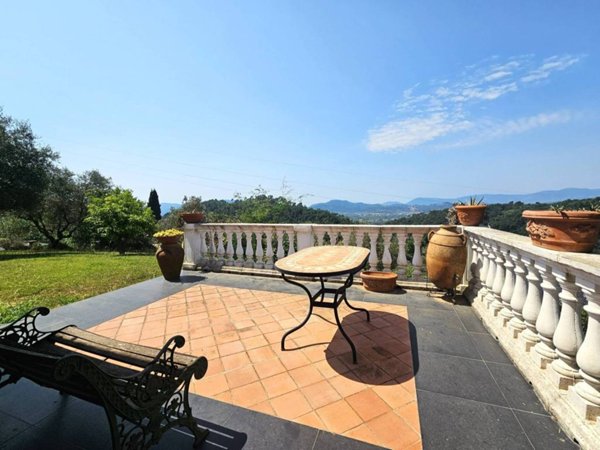 casa indipendente in vendita a Sarzana in zona Falcinello