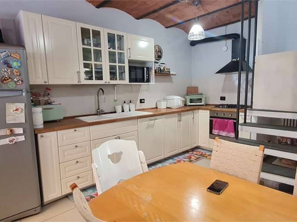 casa indipendente in vendita a Sarzana