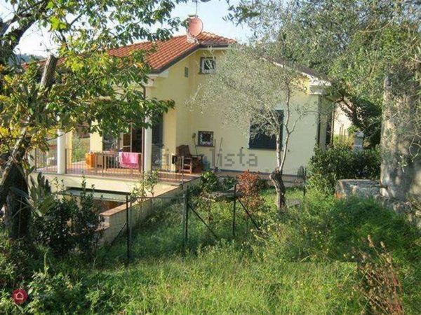 casa indipendente in vendita a Sarzana