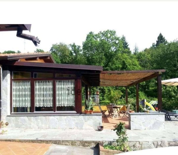 casa indipendente in vendita a Sarzana