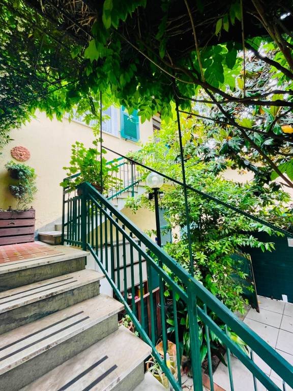 casa indipendente in vendita a Sarzana