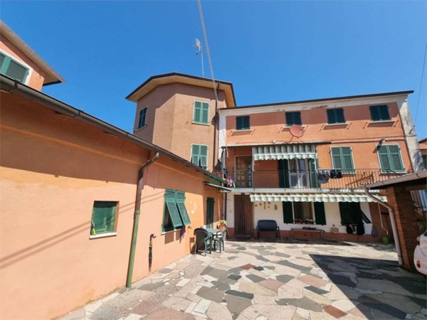 appartamento in vendita a Sarzana in zona Falcinello