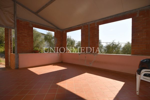casa indipendente in vendita a Sarzana