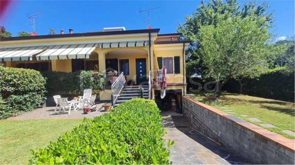 casa indipendente in vendita a Sarzana