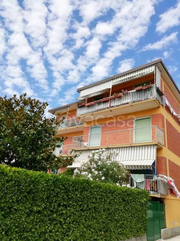 appartamento in vendita a Sarzana in zona Marinella di Sarzana