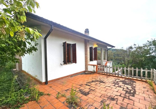 casa indipendente in vendita a Sarzana in zona Falcinello