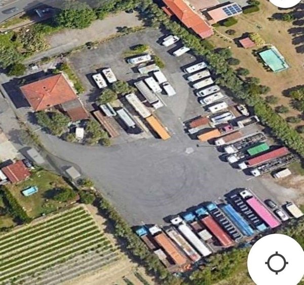locale commerciale in vendita a Sarzana