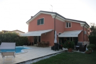 casa indipendente in vendita a Sarzana