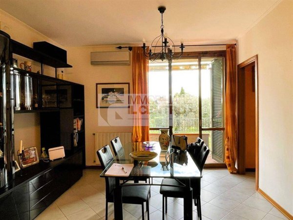 casa indipendente in vendita a Sarzana