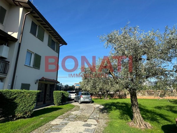 esavano in vendita a Sarzana