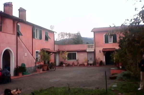 casa indipendente in vendita a Sarzana