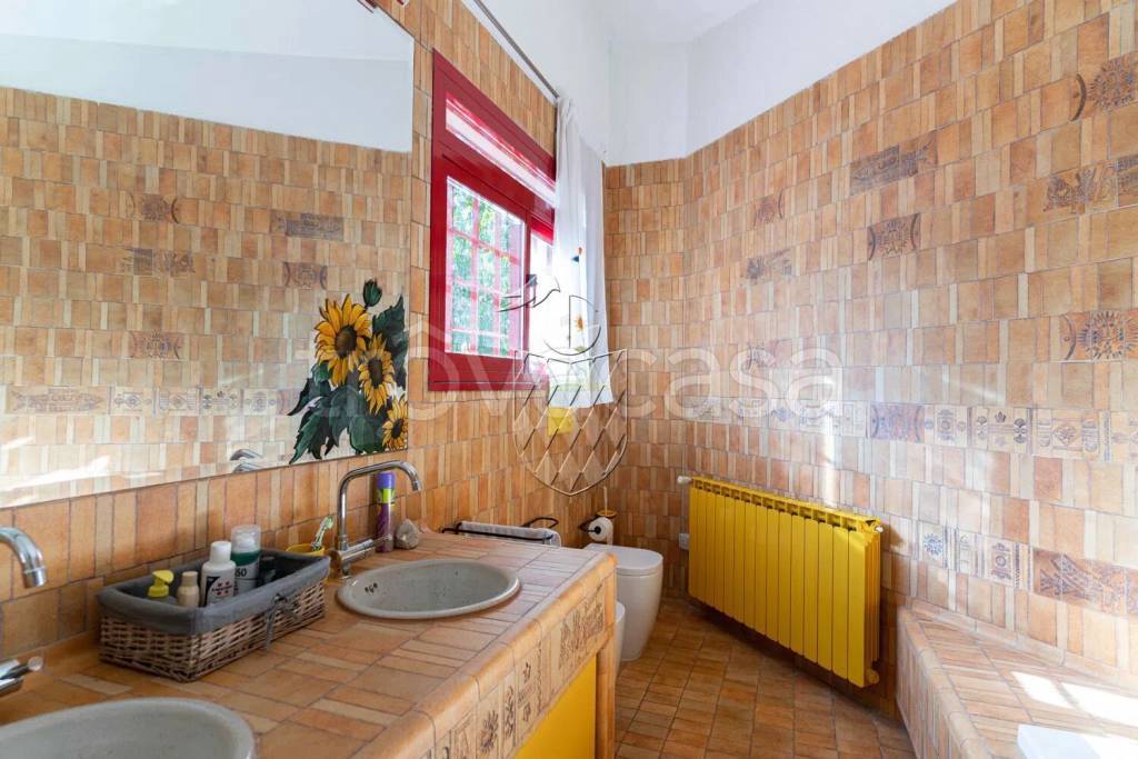casa indipendente in vendita a Sarzana