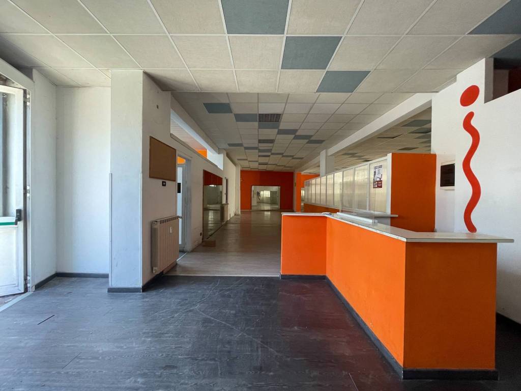 negozio in vendita a Sarzana