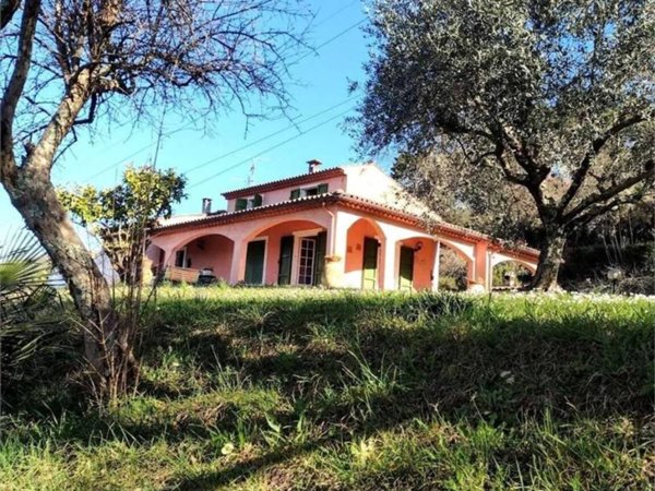 casa indipendente in vendita a Sarzana in zona Falcinello