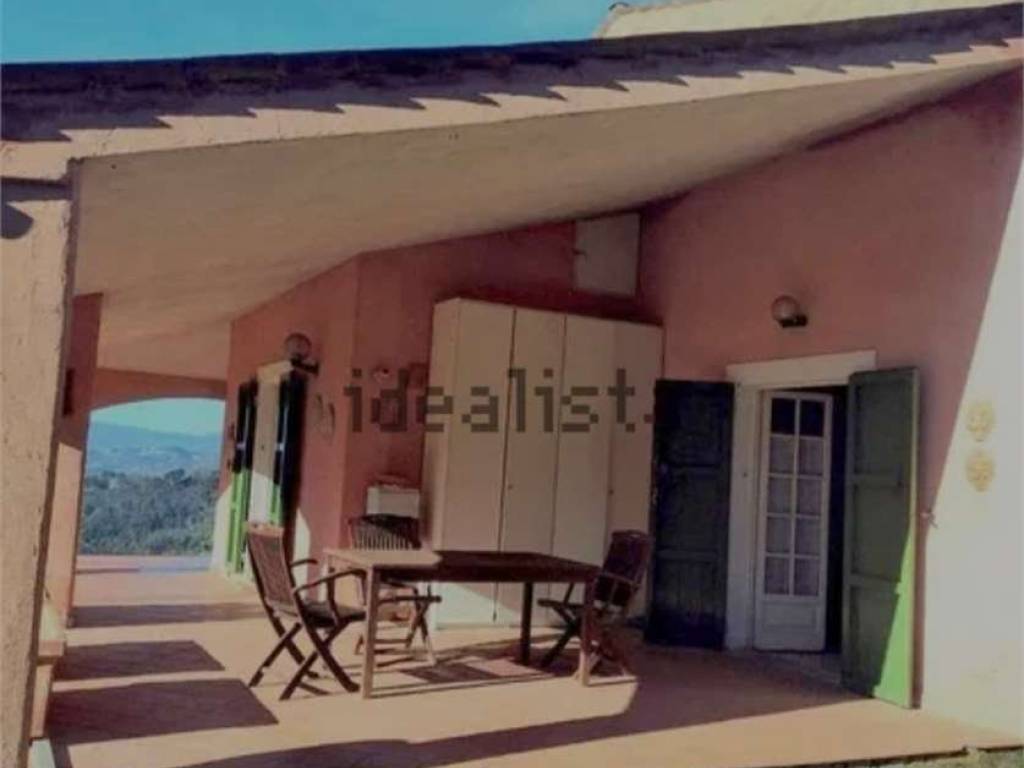 casa indipendente in vendita a Sarzana