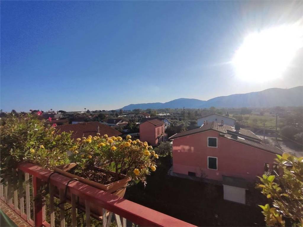 appartamento in vendita a Sarzana in zona San Lazzaro