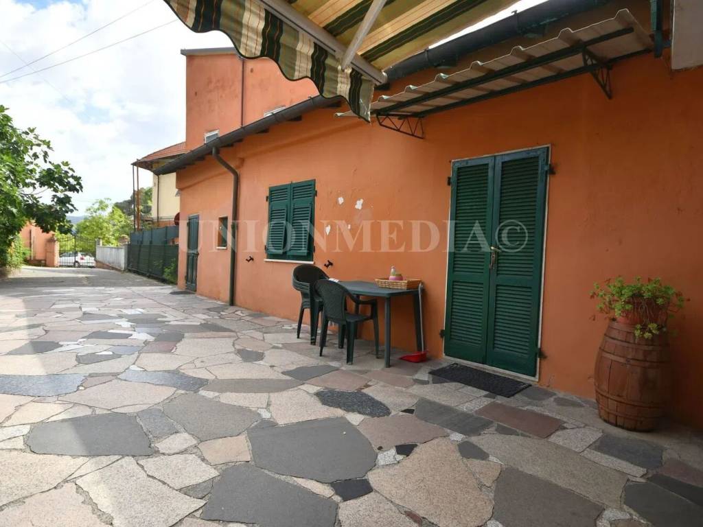 appartamento in vendita a Sarzana in zona Falcinello