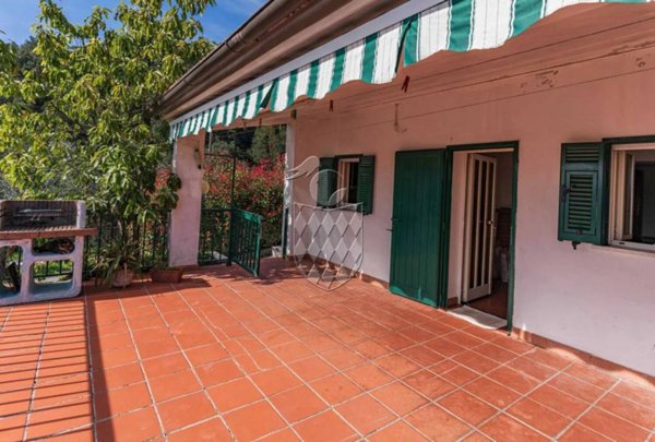 casa indipendente in vendita a Sarzana