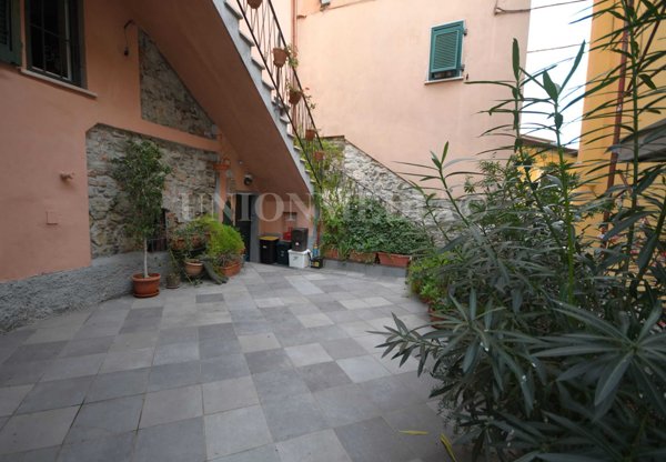 casa semindipendente in vendita a Sarzana