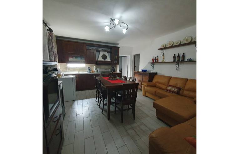 casa indipendente in vendita a Sarzana