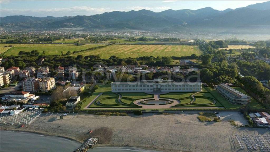 appartamento in vendita a Sarzana in zona Marinella di Sarzana