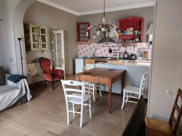 casa indipendente in vendita a Sarzana