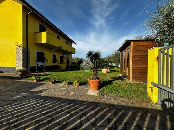 casa semindipendente in vendita a Sarzana in zona San Lazzaro