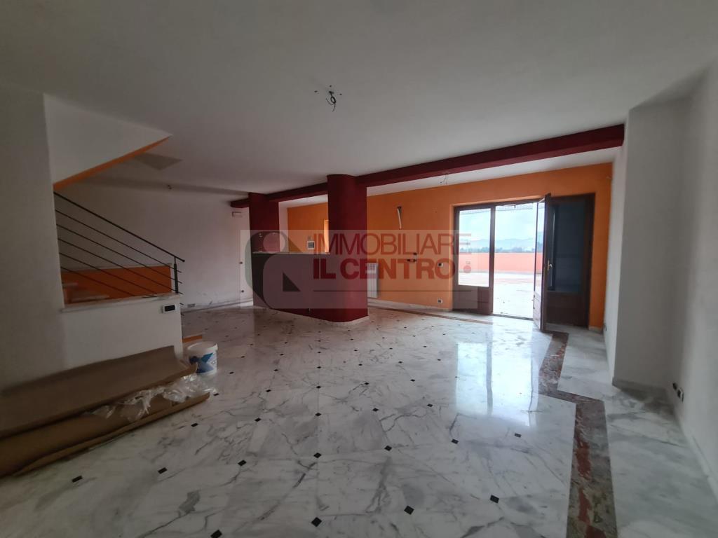 casa indipendente in vendita a Sarzana