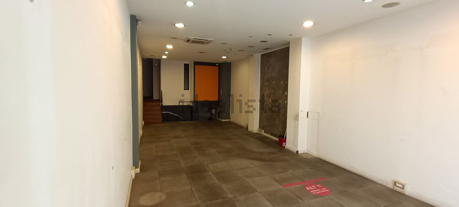 locale commerciale in vendita a Sarzana