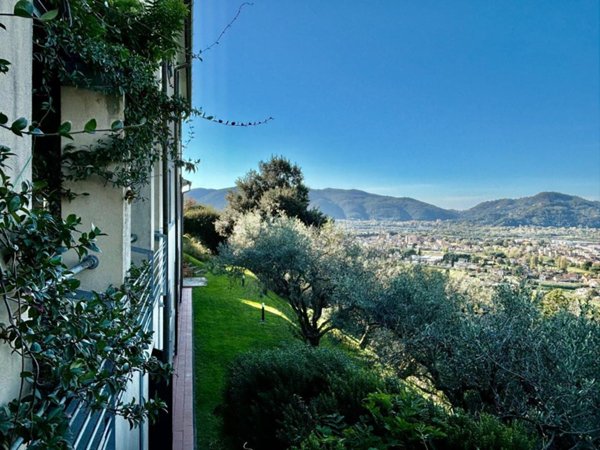 casa indipendente in vendita a Sarzana