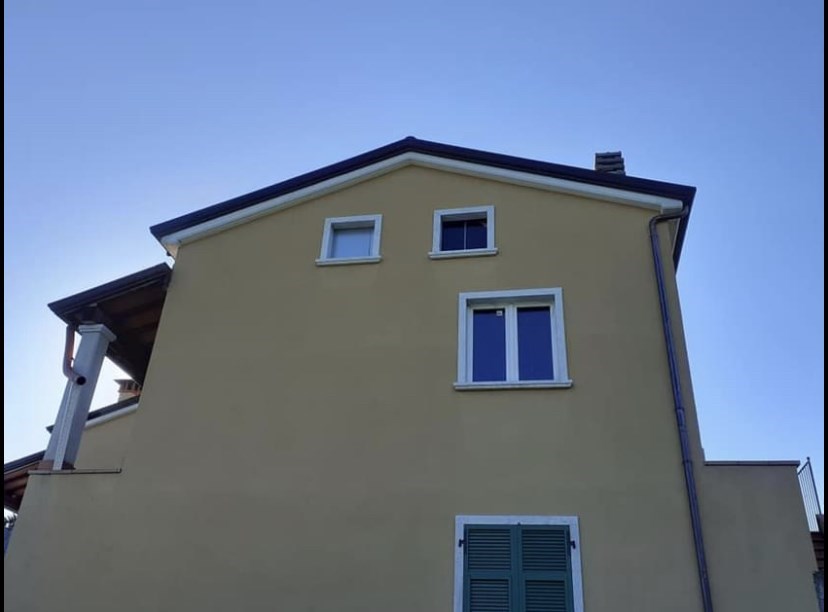 casa indipendente in vendita a Sarzana