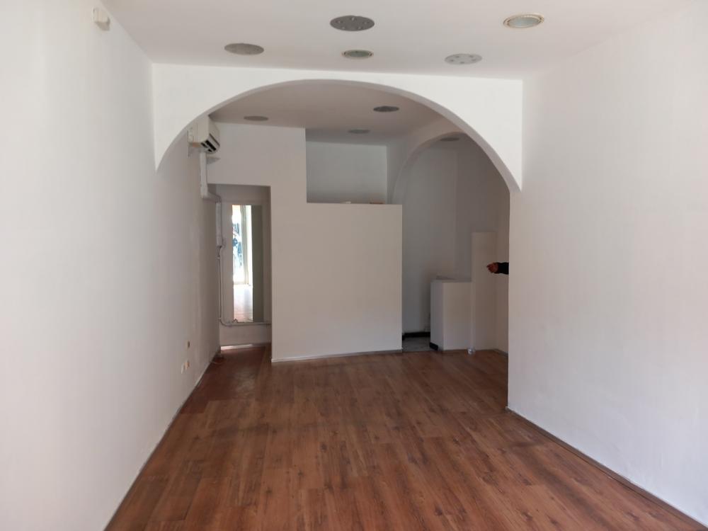 negozio in vendita a Sarzana