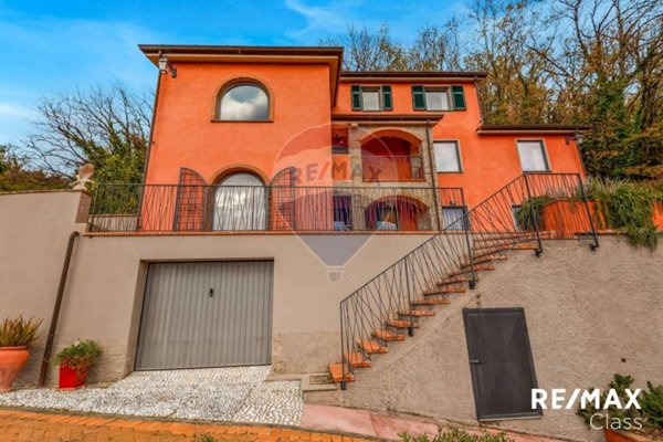 casa indipendente in vendita a Sarzana in zona Falcinello