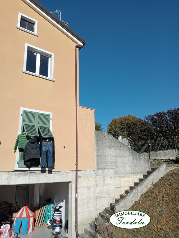 casa indipendente in vendita a Sarzana