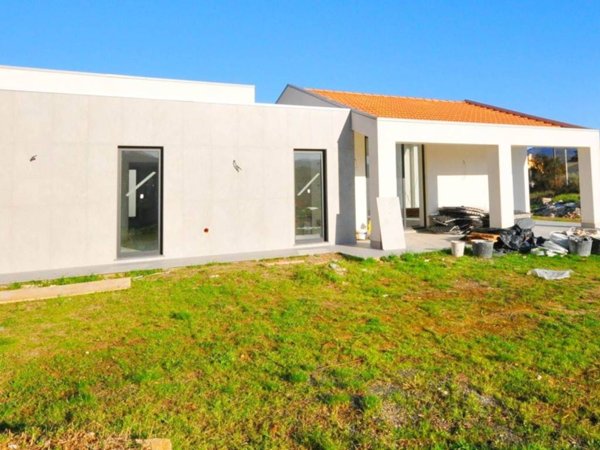 casa indipendente in vendita a Sarzana in zona San Lazzaro