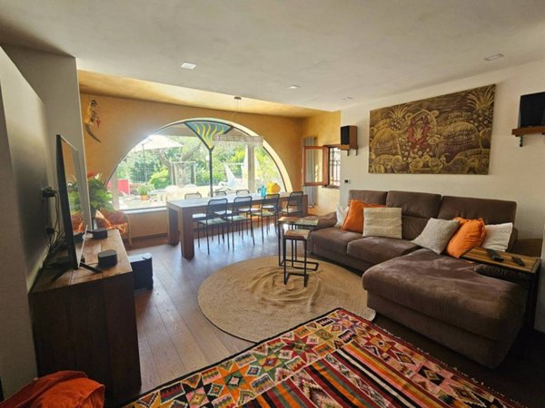 casa indipendente in vendita a Sarzana