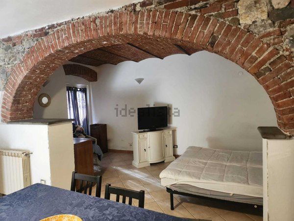 casa indipendente in vendita a Sarzana