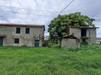 casa indipendente in vendita a Sarzana