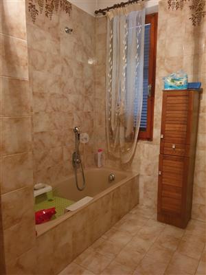 casa indipendente in vendita a Sarzana