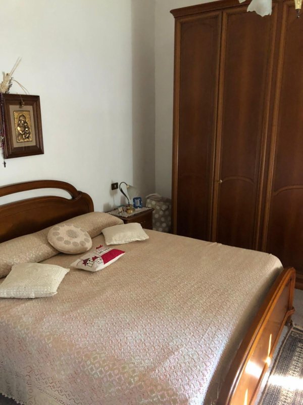 casa indipendente in vendita a Sarzana