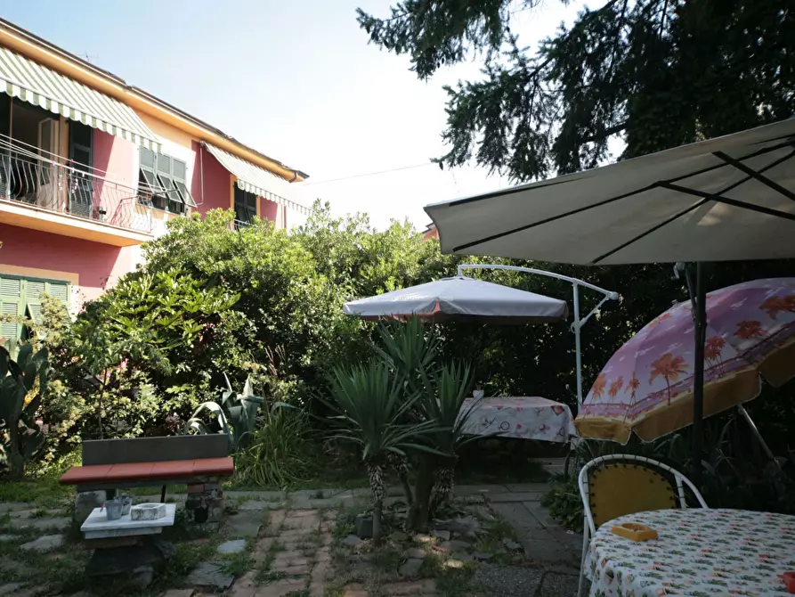 casa indipendente in vendita a Sarzana