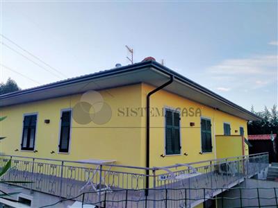 casa indipendente in vendita a Sarzana