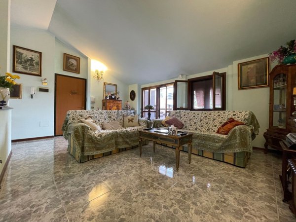 appartamento in vendita a Sarzana